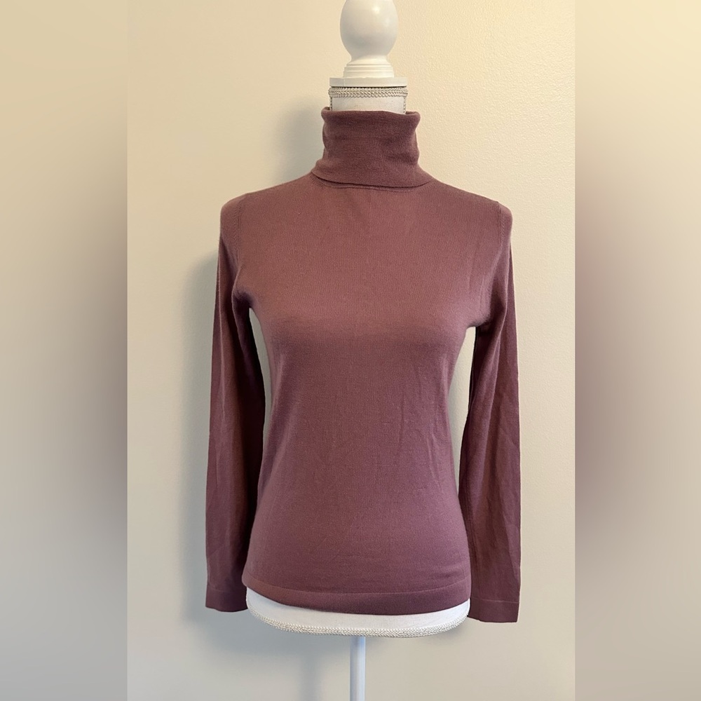 Neiman Marcus | 100% Cashmere Women's Mauve Long Sleeve Top